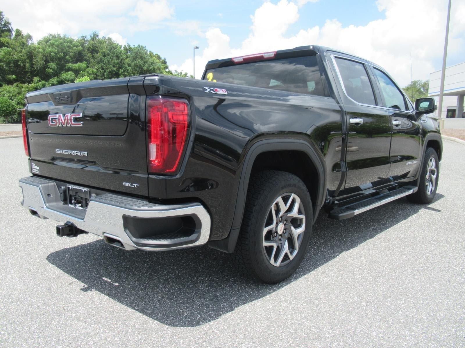 Used 2024 GMC Sierra 1500 SLT AWD/4WD image 7