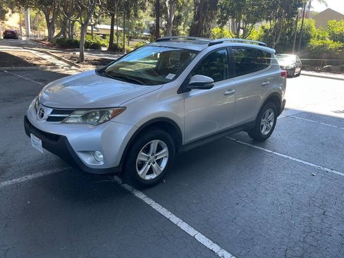 Used 2013 Toyota RAV4 XLE FWD image 2