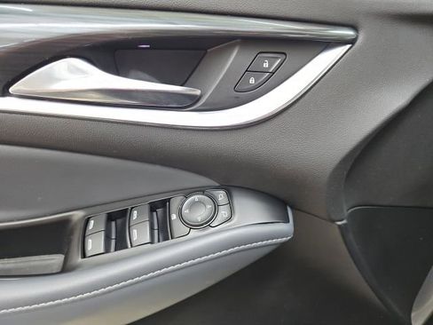 Used 2023 Buick Enclave Essence AWD/4WD image 28