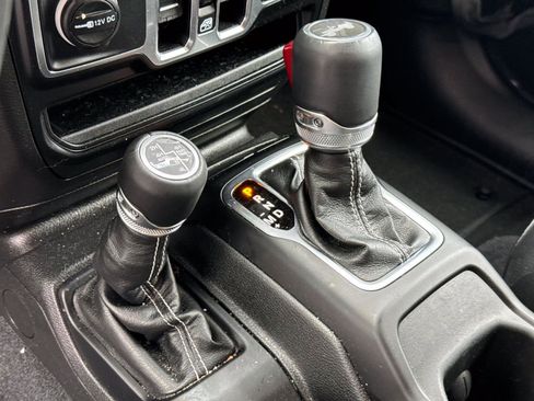 Used 2023 Jeep Wrangler Unlimited Sahara w/ Cold Weather Group image 18