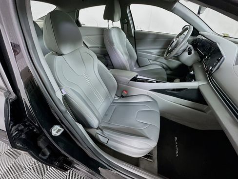 Used 2022 Hyundai Elantra SEL w/ Convenience Package image 29