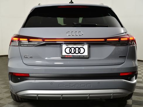 Used 2025 Audi Q4 e-tron Premium Plus w/ Premium Plus image 10