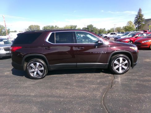 Used 2020 Chevrolet Traverse LT w/ LT Premium Package AWD/4WD image 2
