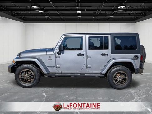 Used 2016 Jeep Wrangler Unlimited Sahara image 2