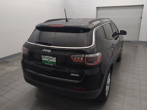 Used 2018 Jeep Compass Latitude w/ Popular Equipment Group FWD image 7