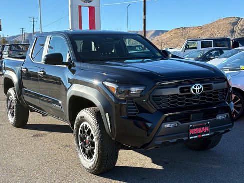 Used 2024 Toyota Tacoma TRD Off-Road image 7