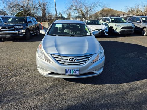 Used 2013 Hyundai Sonata GLS w/ Popular Equipment Pkg image 2