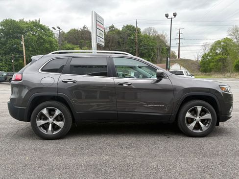 Certified 2019 Jeep Cherokee Limited AWD/4WD image 5