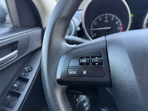 Used 2013 MAZDA MAZDA3 i SV FWD image 13