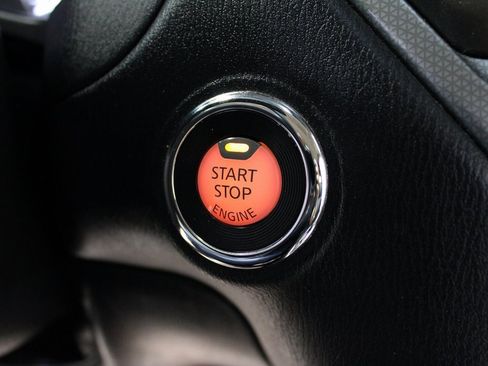 Used 2020 Nissan Pathfinder SL image 24