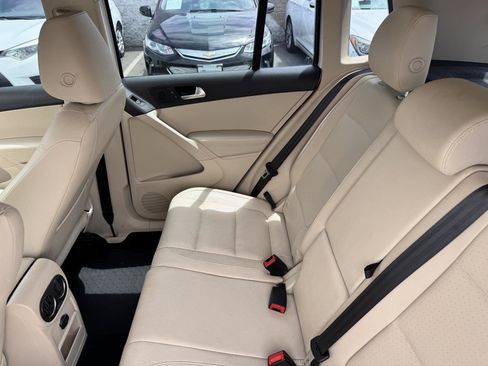 Used 2016 Volkswagen Tiguan S FWD image 30
