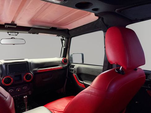 Used 2018 Jeep Wrangler Unlimited Sport w/ Connectivity Group image 14