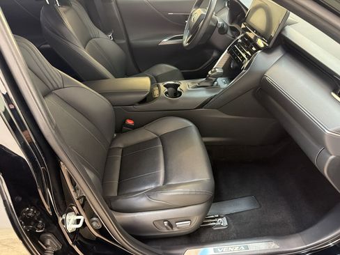 Used 2021 Toyota Venza XLE w/ Softex Package AWD/4WD image 23
