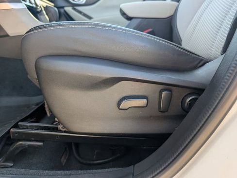 Used 2020 Subaru Forester Premium AWD/4WD image 19
