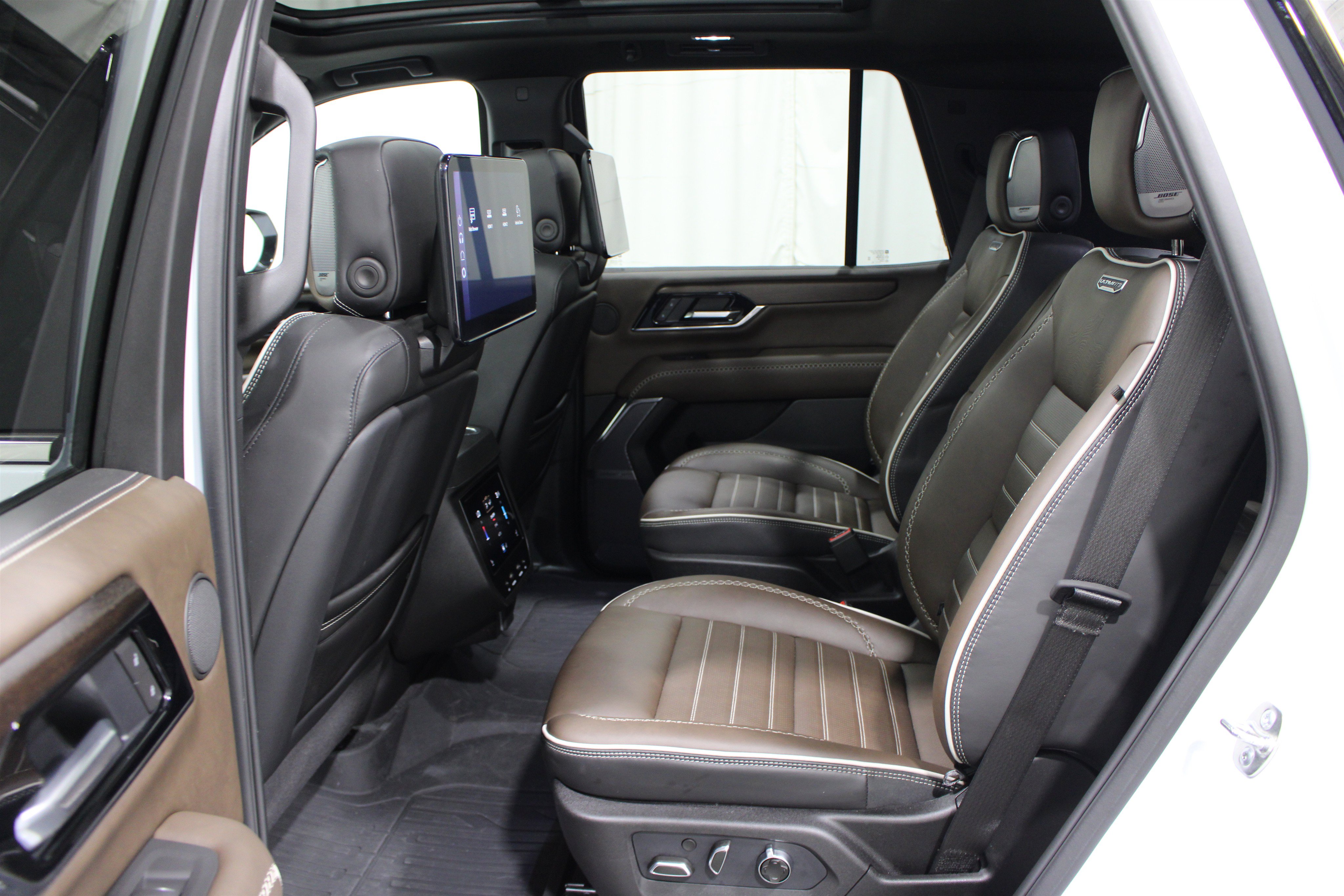 Used 2026 GMC Yukon Denali Ultimate AWD/4WD image 20