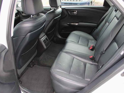 Used 2016 Toyota Avalon XLE Premium image 10