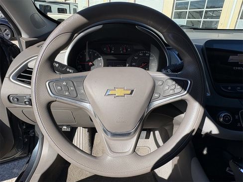 Used 2019 Chevrolet Malibu LS image 15