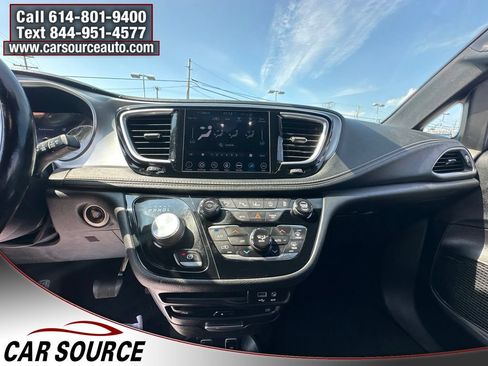 Used 2019 Chrysler Pacifica Limited w/ Advanced Safetytec Group FWD image 14