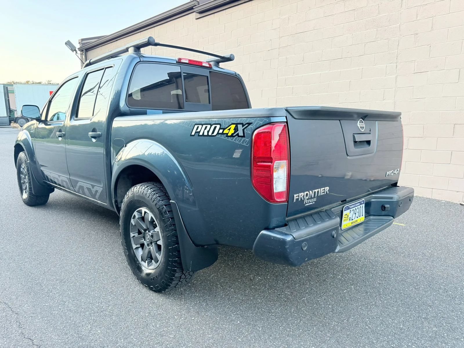 Used 2014 Nissan Frontier PRO-4X w/ Pro-4x Luxury Package AWD/4WD image 5