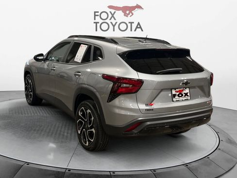 Used 2024 Chevrolet Trax RS w/ Sunroof Package image 4