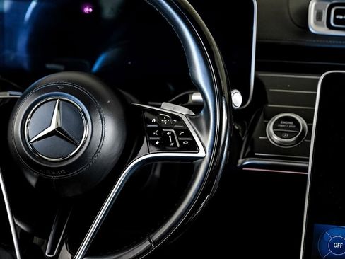 Used 2022 Mercedes-Benz S 580 4MATIC Sedan w/ AMG Line Package image 15