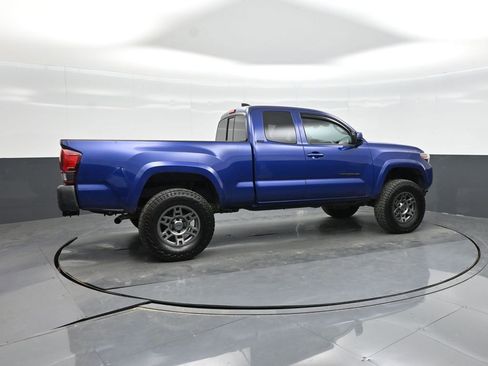 Used 2023 Toyota Tacoma SR5 AWD/4WD image 8