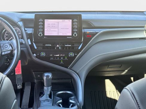 Used 2023 Toyota Camry SE image 16