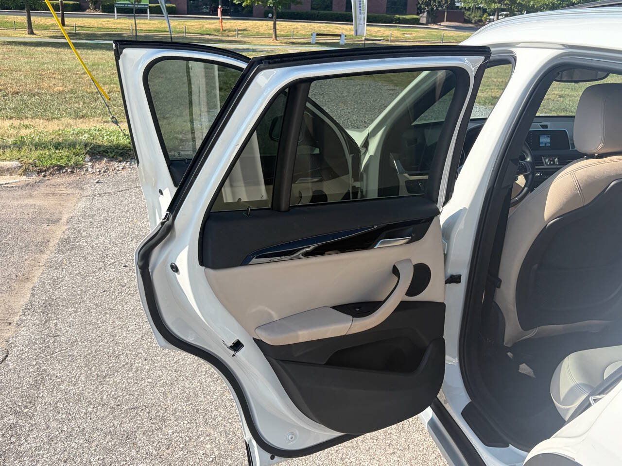 Used 2019 BMW X1 sDrive28i FWD image 17