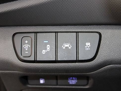 Used 2019 Hyundai Ioniq SEL image 26