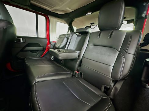 Used 2023 Jeep Wrangler Sahara image 27