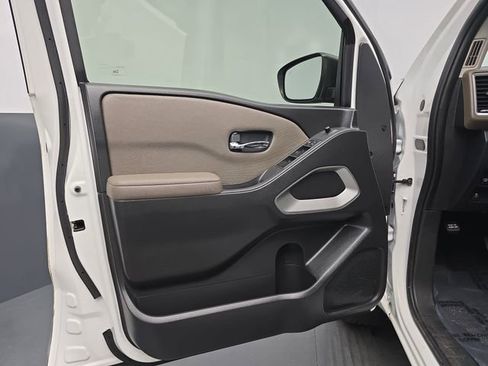 Used 2023 Nissan Frontier SV w/ Technology Package image 25