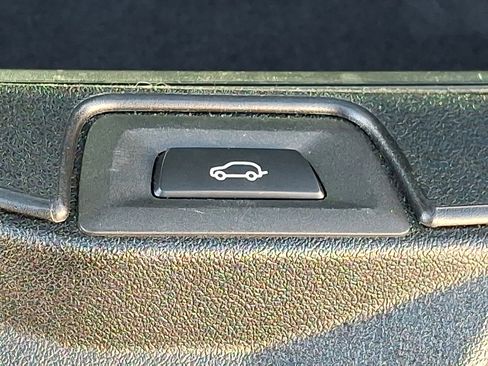 Used 2022 BMW X5 M50i w/ Executive Package image 30