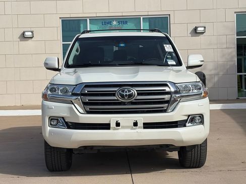 Used 2016 Toyota Land Cruiser image 3