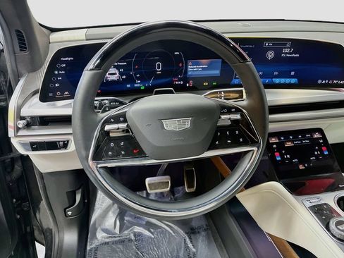 Used 2026 Cadillac Vistiq Luxury AWD/4WD image 11