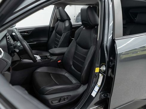 Used 2021 Toyota RAV4 Limited AWD/4WD image 9