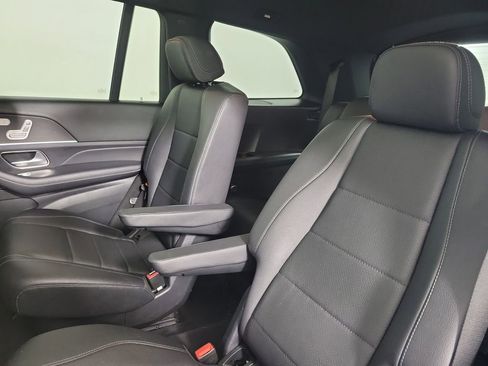 Used 2023 Mercedes-Benz GLS 450 4MATIC image 24
