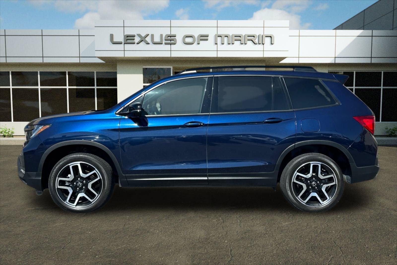 Used 2023 Honda Passport Elite image 2