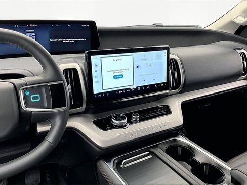 Used 2025 Ford Expedition Max Active image 6