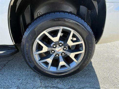 Used 2013 GMC Yukon SLT w/ SLT-2 Equipment Package image 14