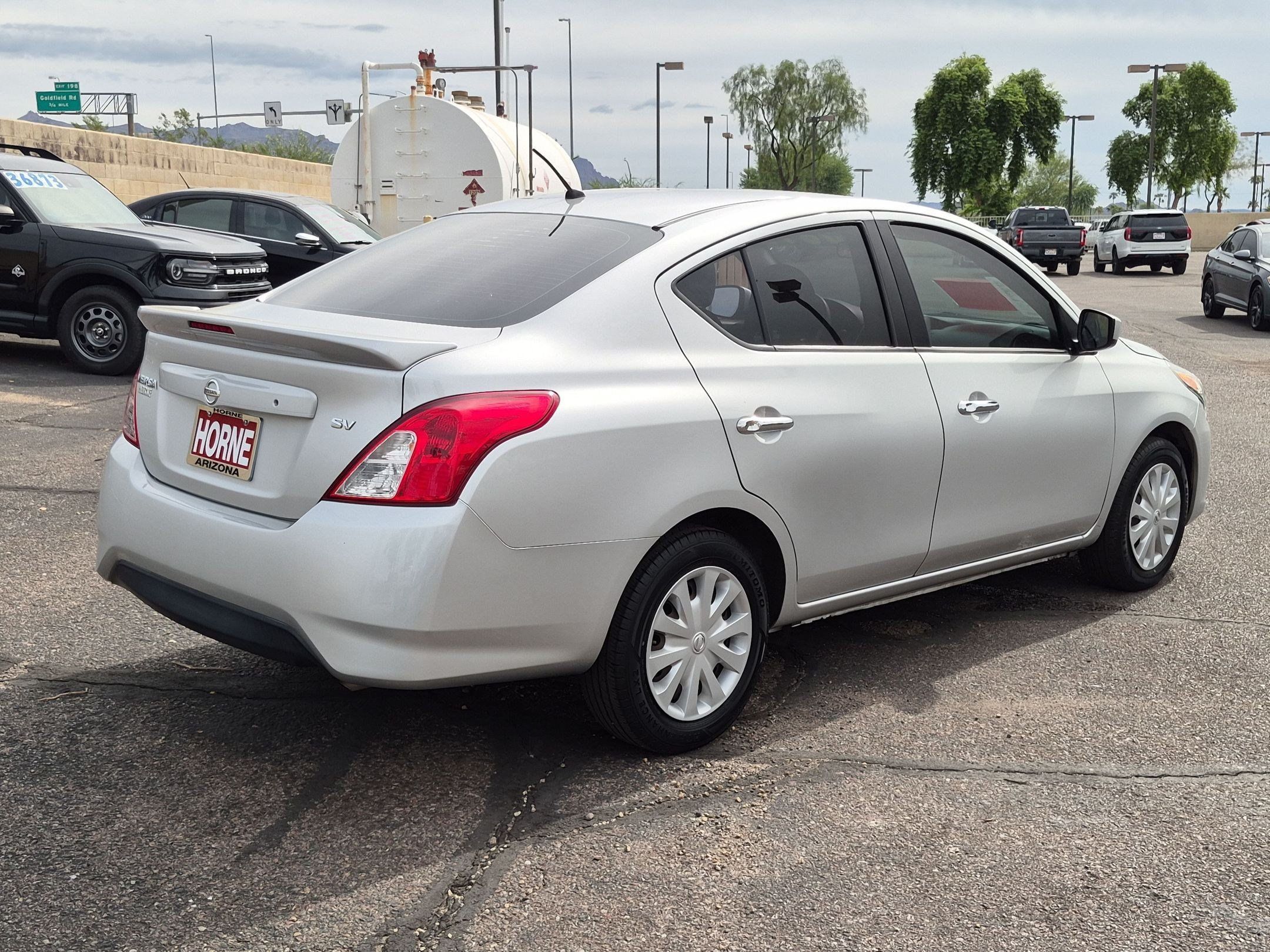 Used 2018 Nissan Versa SV FWD image 5