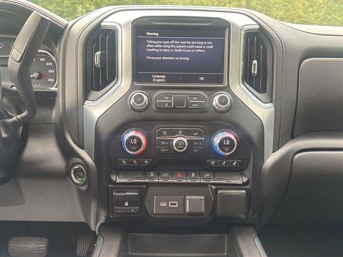 Certified 2022 GMC Sierra 2500 SLT w/ SLT Convenience Package AWD/4WD image 17