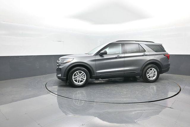 New 2026 Ford Explorer Active RWD image 4