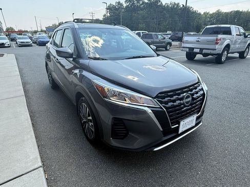 Used 2023 Nissan Kicks SV w/ Interior Electronics Package FWD image 8