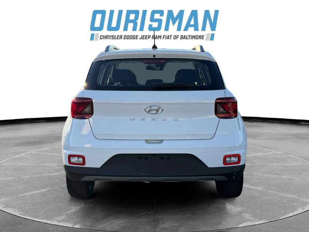 Used 2025 Hyundai Venue SEL FWD image 5
