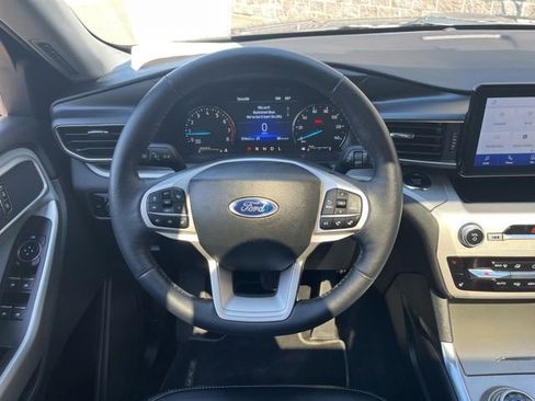 Used 2023 Ford Explorer XLT w/ Equipment Group 202A AWD/4WD image 64