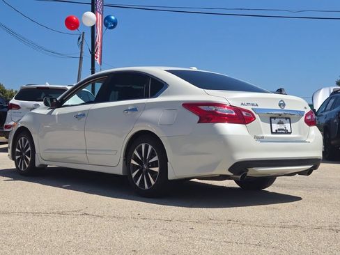 Used 2016 Nissan Altima 2.5 SV FWD image 14