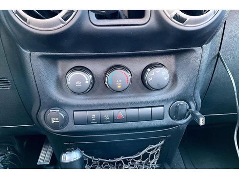 Used 2012 Jeep Wrangler Sport AWD/4WD image 31