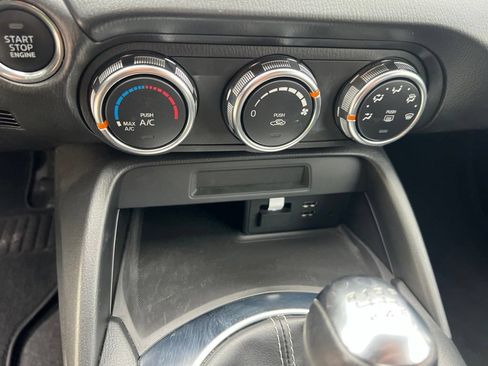 Used 2018 FIAT 124 Spider Classica w/ Technology Group RWD image 30