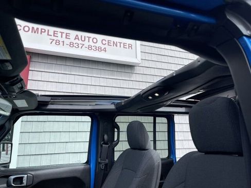 Used 2024 Jeep Wrangler Willys image 10