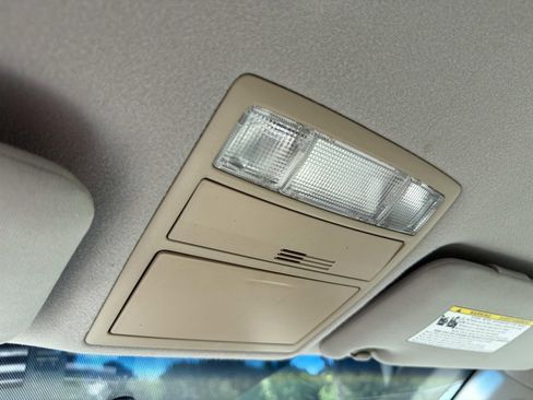 Used 2010 Toyota Camry LE FWD image 30